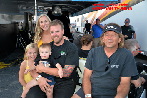 Shayne Lawson & family - 'Man O' War'